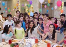 Leyla Əliyeva uşaq evləri və internat məktəblərinin sakinləri üçün keçirilən bayram şənliyində iştirak edib (FOTO)