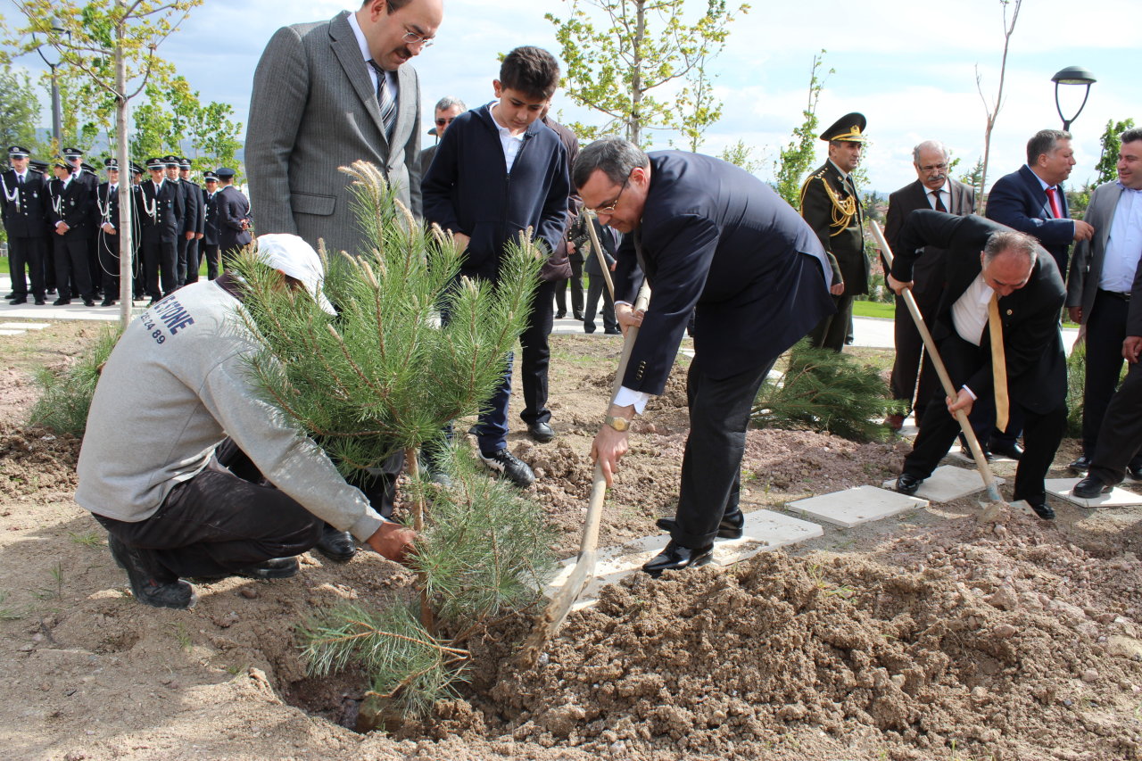 Ankarada Heydər Əliyevin anadan olmasının 91-ci ildönümü münasibətilə tədbir keçirilib (FOTO)