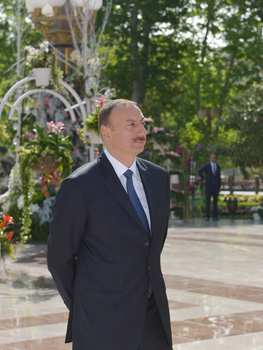 Prezident İlham Əliyev və xanımı Gül bayramında iştirak ediblər (FOTO)