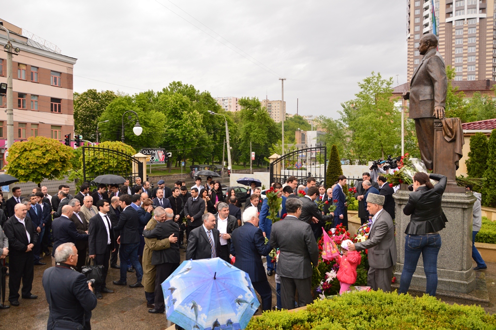 Ulu öndər Heydər Əliyevin xatirəsi Ukraynada anılıb (FOTO)