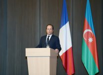 Azərbaycan və Fransa prezidentləri müştərək biznes forumda iştirak edirlər (FOTO)