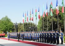 Fransa Prezidenti Fransua Ollandın rəsmi qarşılanma mərasimi olub (FOTO)