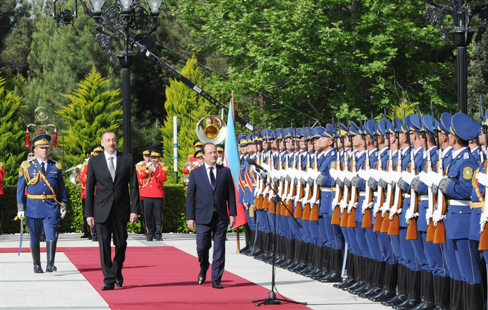 Fransa Prezidenti Fransua Ollandın rəsmi qarşılanma mərasimi olub (FOTO)