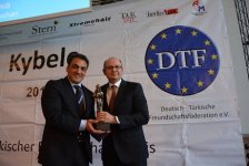 Azərbaycanın birinci xanımı Mehriban Əliyeva Türk-Alman Dostluq Federasiyasının fəxri mükafatına layiq görülüb (FOTO)