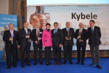 Azərbaycanın birinci xanımı Mehriban Əliyeva Türk-Alman Dostluq Federasiyasının fəxri mükafatına layiq görülüb (FOTO)