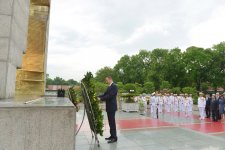 Vyetnamda Prezident İlham Əliyevin rəsmi qarşılanma mərasimi olub (FOTO)