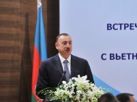 Prezident İlham Əliyev Hanoyda Azərbaycanda təhsil almış vyetnamlı məzunlarla görüşüb (FOTO) (ƏLAVƏ OLUNUB)