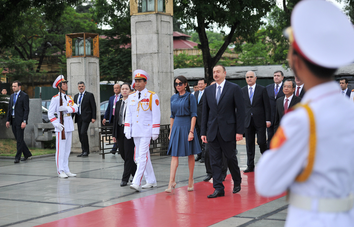 Vyetnamda Prezident İlham Əliyevin rəsmi qarşılanma mərasimi olub (FOTO)