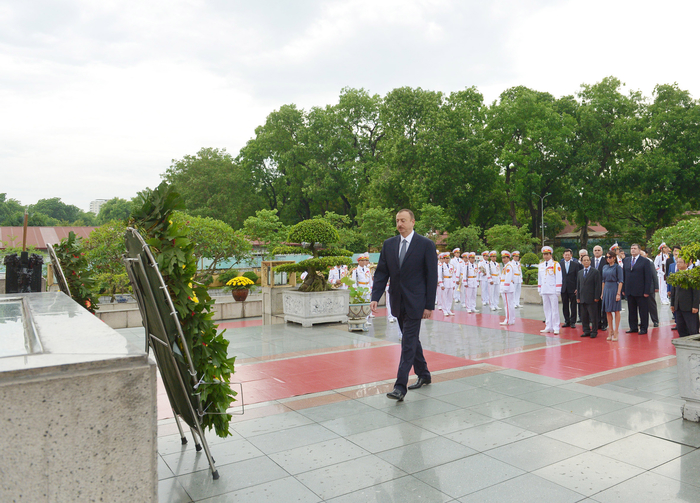 Vyetnamda Prezident İlham Əliyevin rəsmi qarşılanma mərasimi olub (FOTO)