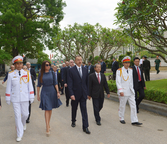 Vyetnamda Prezident İlham Əliyevin rəsmi qarşılanma mərasimi olub (FOTO)