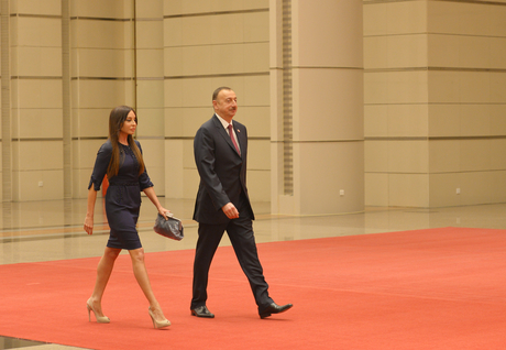 Prezident İlham Əliyev Şanxayda dövlət və hökumət başçılarının şərəfinə verilən ziyafətdə iştirak edib (FOTO)