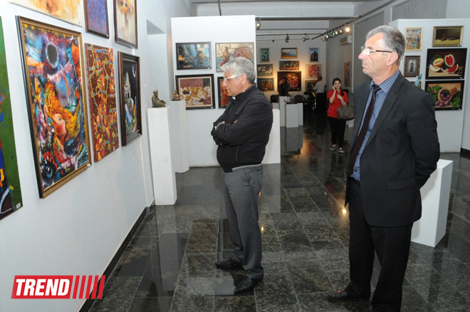 EY Azərbaycan Bakıda "Rəngli düşüncələr" adlı incəsənət sərgisinin sponsorudur (FOTO)