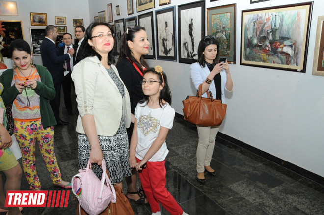 EY Azərbaycan Bakıda "Rəngli düşüncələr" adlı incəsənət sərgisinin sponsorudur (FOTO)