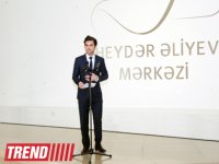 Heydər Əliyev Fondunun vitse-prezidenti Leyla Əliyeva məşhur fotoqraf Anri Kartye-Bressonun fərdi sərgisi ilə tanış olub (FOTO)
