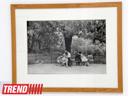 Heydər Əliyev Fondunun vitse-prezidenti Leyla Əliyeva məşhur fotoqraf Anri Kartye-Bressonun fərdi sərgisi ilə tanış olub (FOTO)