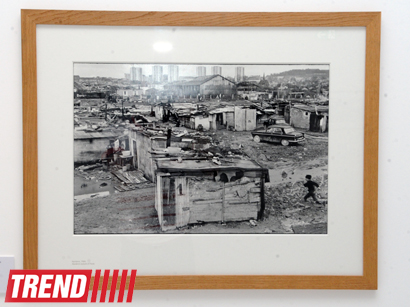 Heydər Əliyev Fondunun vitse-prezidenti Leyla Əliyeva məşhur fotoqraf Anri Kartye-Bressonun fərdi sərgisi ilə tanış olub (FOTO)