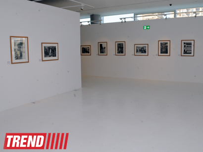 Heydər Əliyev Fondunun vitse-prezidenti Leyla Əliyeva məşhur fotoqraf Anri Kartye-Bressonun fərdi sərgisi ilə tanış olub (FOTO)