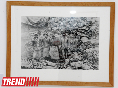 Heydər Əliyev Fondunun vitse-prezidenti Leyla Əliyeva məşhur fotoqraf Anri Kartye-Bressonun fərdi sərgisi ilə tanış olub (FOTO)