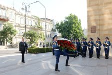 Prezident İlham Əliyev Bakıda Azərbaycan Xalq Cümhuriyyətinin şərəfinə ucaldılmış abidəni ziyarət edib (FOTO)