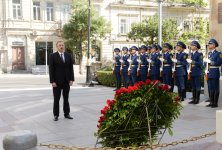 Prezident İlham Əliyev Bakıda Azərbaycan Xalq Cümhuriyyətinin şərəfinə ucaldılmış abidəni ziyarət edib (FOTO)