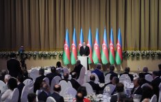 Prezident İlham Əliyev və xanımı Azərbaycanın milli bayramı - Respublika Günü münasibətilə keçirilmiş rəsmi qəbulda iştirak ediblər (FOTO)