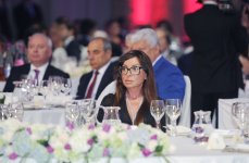 Prezident İlham Əliyev və xanımı Azərbaycanın milli bayramı - Respublika Günü münasibətilə keçirilmiş rəsmi qəbulda iştirak ediblər (FOTO)