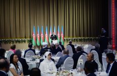 Prezident İlham Əliyev və xanımı Azərbaycanın milli bayramı - Respublika Günü münasibətilə keçirilmiş rəsmi qəbulda iştirak ediblər (FOTO)