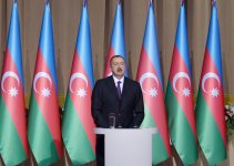 Prezident İlham Əliyev və xanımı Azərbaycanın milli bayramı - Respublika Günü münasibətilə keçirilmiş rəsmi qəbulda iştirak ediblər (FOTO)