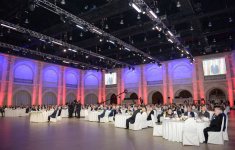 Prezident İlham Əliyev və xanımı Azərbaycanın milli bayramı - Respublika Günü münasibətilə keçirilmiş rəsmi qəbulda iştirak ediblər (FOTO)