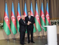 Prezident İlham Əliyev və xanımı Azərbaycanın milli bayramı - Respublika Günü münasibətilə keçirilmiş rəsmi qəbulda iştirak ediblər (FOTO)