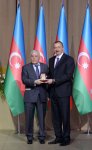 Prezident İlham Əliyev və xanımı Azərbaycanın milli bayramı - Respublika Günü münasibətilə keçirilmiş rəsmi qəbulda iştirak ediblər (FOTO)