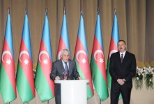 Prezident İlham Əliyev və xanımı Azərbaycanın milli bayramı - Respublika Günü münasibətilə keçirilmiş rəsmi qəbulda iştirak ediblər (FOTO)
