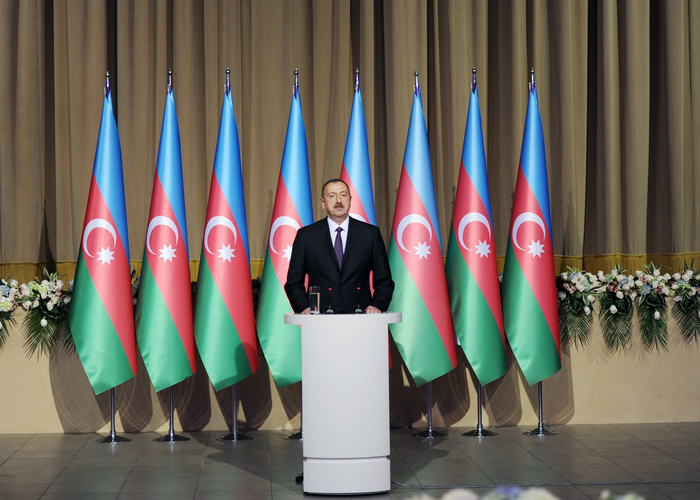 Prezident İlham Əliyev və xanımı Azərbaycanın milli bayramı - Respublika Günü münasibətilə keçirilmiş rəsmi qəbulda iştirak ediblər (FOTO)