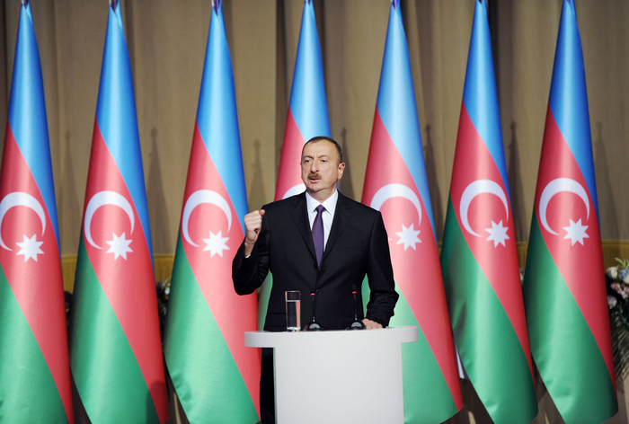 Prezident İlham Əliyev və xanımı Azərbaycanın milli bayramı - Respublika Günü münasibətilə keçirilmiş rəsmi qəbulda iştirak ediblər (FOTO)