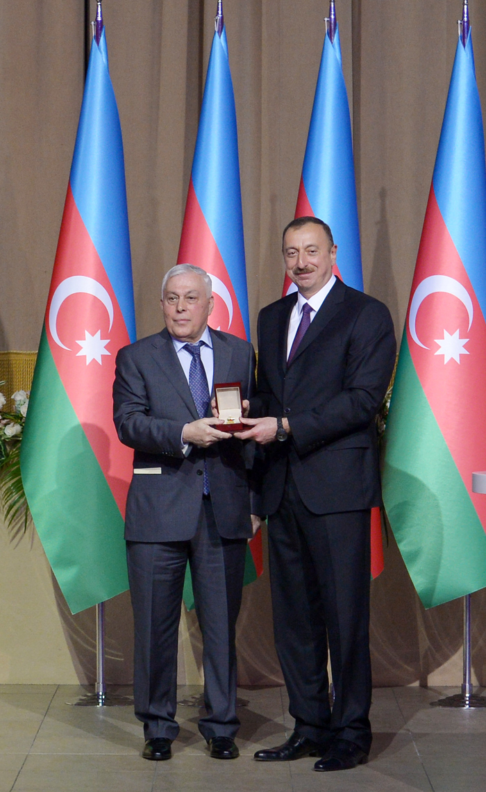 Prezident İlham Əliyev və xanımı Azərbaycanın milli bayramı - Respublika Günü münasibətilə keçirilmiş rəsmi qəbulda iştirak ediblər (FOTO)