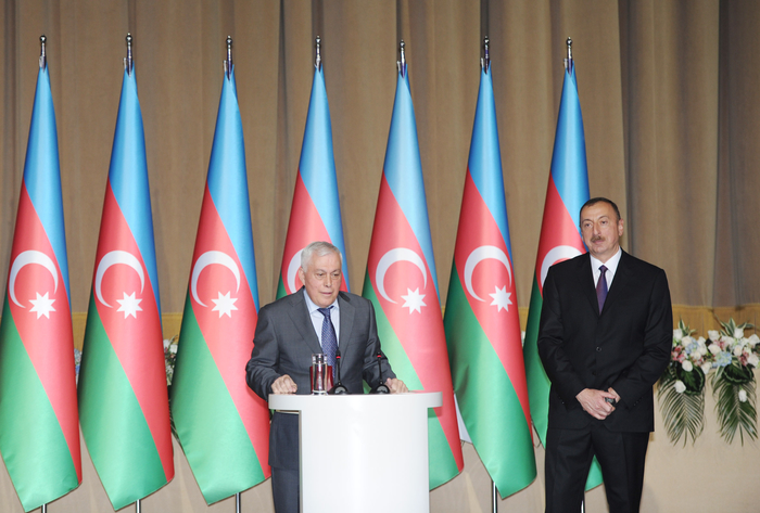 Prezident İlham Əliyev və xanımı Azərbaycanın milli bayramı - Respublika Günü münasibətilə keçirilmiş rəsmi qəbulda iştirak ediblər (FOTO)