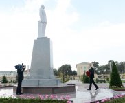 Prezident İlham Əliyev Neftçala rayonunda səfərdədir (FOTO)