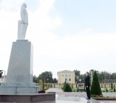 Prezident İlham Əliyev Neftçala rayonunda səfərdədir (FOTO)