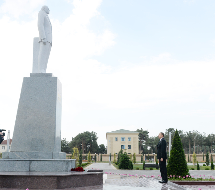 Prezident İlham Əliyev Neftçala rayonunda səfərdədir (FOTO)