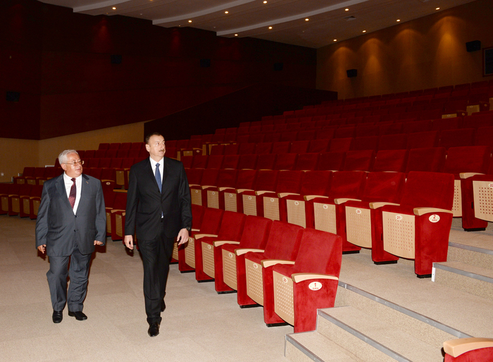 Prezident İlham Əliyev: Son illərdə bölgələrin, qeyri-neft sektorunun inkişafı sahəsində böyük işlər görülüb (FOTO)