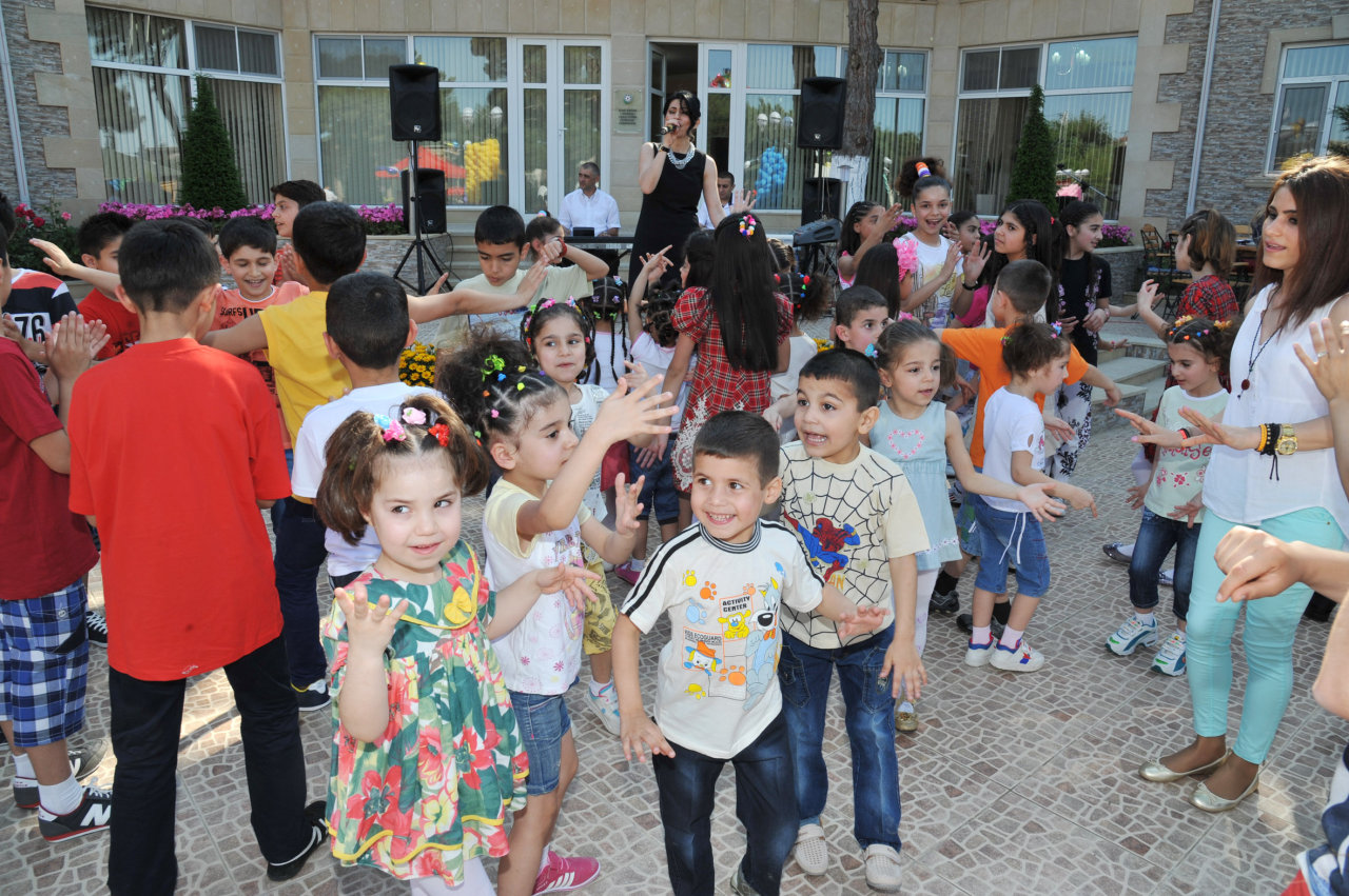 Heydər Əliyev Fondunun vitse-prezidenti Leyla Əliyeva 1 iyun – Uşaqları Beynəlxalq Müdafiə Günü münasibətilə keçirilən tədbirdə iştirak edib (FOTO)