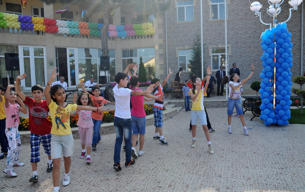 Heydər Əliyev Fondunun vitse-prezidenti Leyla Əliyeva 1 iyun – Uşaqları Beynəlxalq Müdafiə Günü münasibətilə keçirilən tədbirdə iştirak edib (FOTO)
