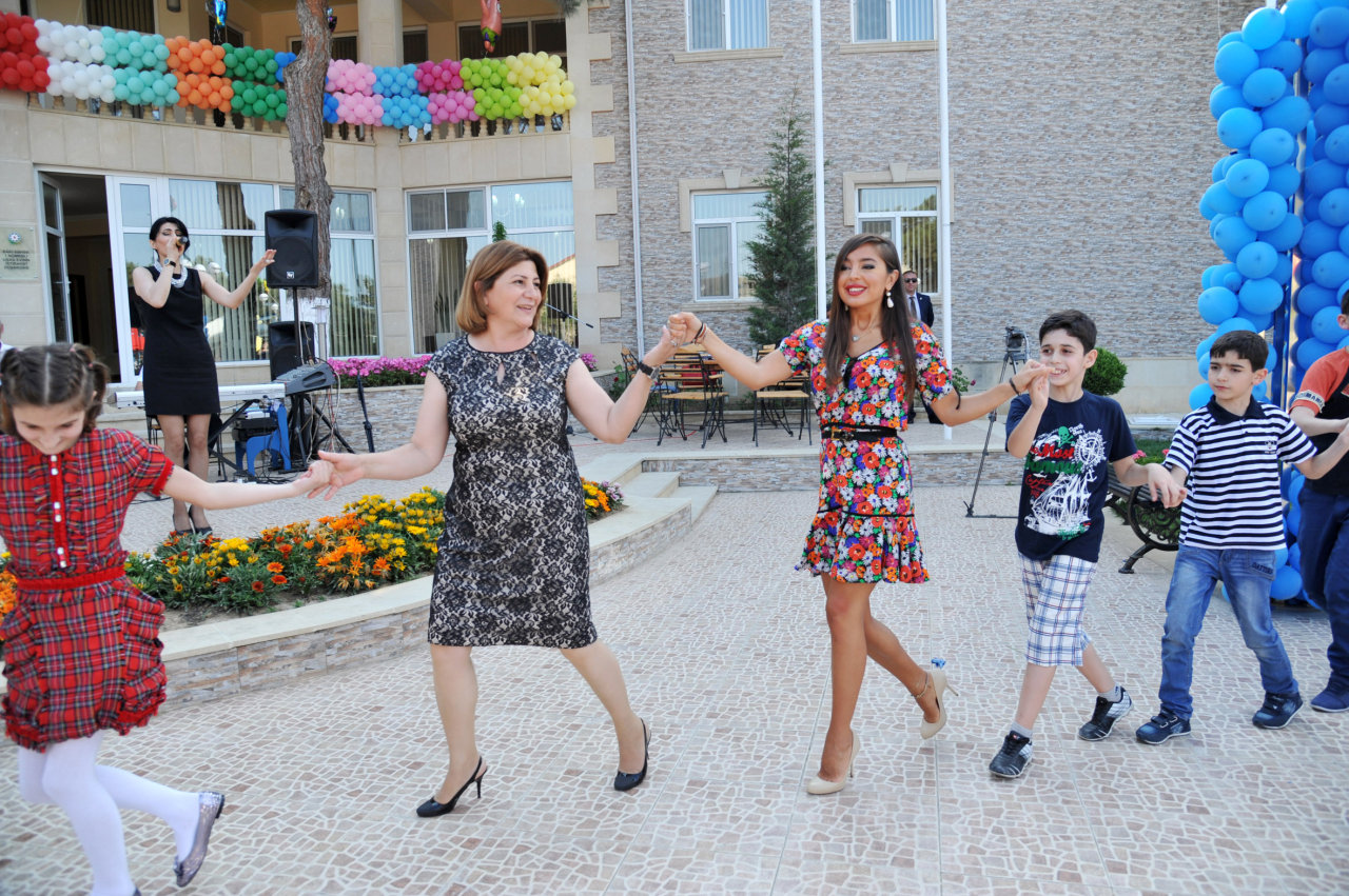 Heydər Əliyev Fondunun vitse-prezidenti Leyla Əliyeva 1 iyun – Uşaqları Beynəlxalq Müdafiə Günü münasibətilə keçirilən tədbirdə iştirak edib (FOTO)
