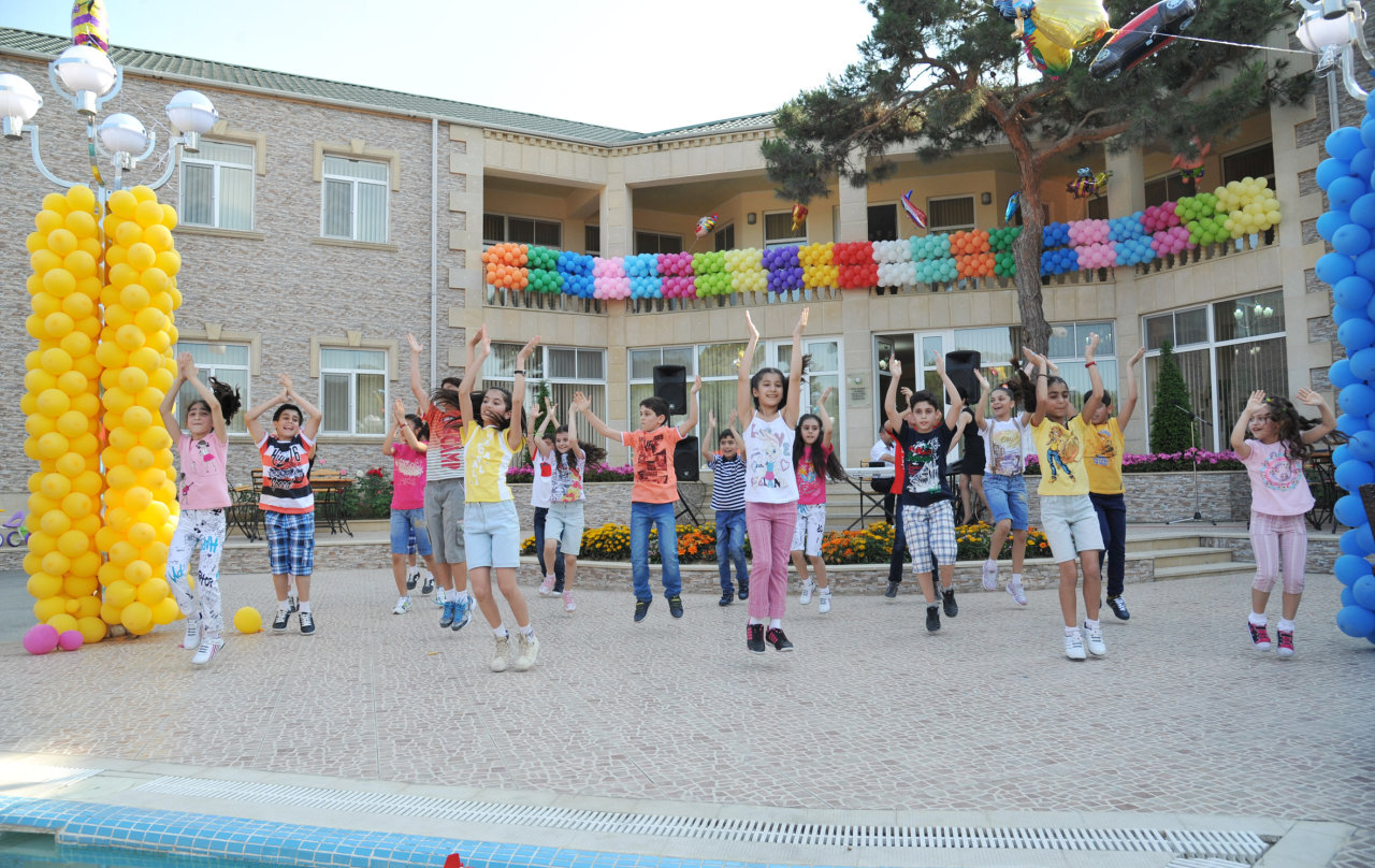Heydər Əliyev Fondunun vitse-prezidenti Leyla Əliyeva 1 iyun – Uşaqları Beynəlxalq Müdafiə Günü münasibətilə keçirilən tədbirdə iştirak edib (FOTO)