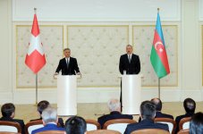 Azərbaycan və İsveçrə prezidentləri mətbuata bəyanatlarla çıxış ediblər (FOTO)