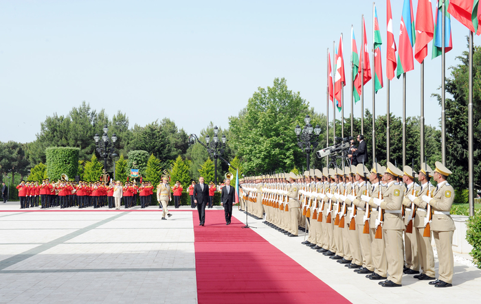 İsveçrə Prezidenti Didye Burkhalterin rəsmi qarşılanma mərasimi olub (FOTO)