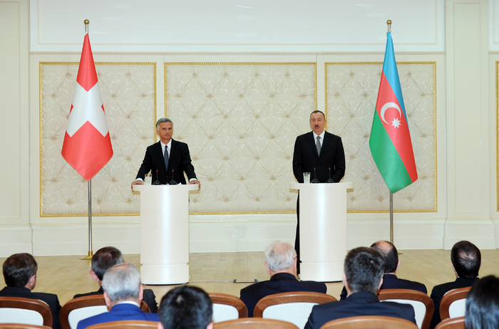 Azərbaycan və İsveçrə prezidentləri mətbuata bəyanatlarla çıxış ediblər (FOTO)