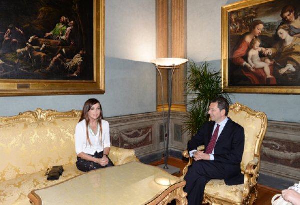 Azərbaycanın birinci xanımı Mehriban Əliyeva Roma şəhərinin meri İqnatsio Marino ilə görüşüb (FOTO)