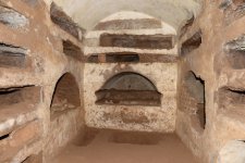 Azərbaycanın birinci xanımı Mehriban Əliyeva Heydər Əliyev Fondunun dəstəyi ilə bərpa edilən Roma katakombaları ilə tanış olub (FOTO)