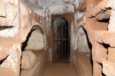 Azərbaycanın birinci xanımı Mehriban Əliyeva Heydər Əliyev Fondunun dəstəyi ilə bərpa edilən Roma katakombaları ilə tanış olub (FOTO)